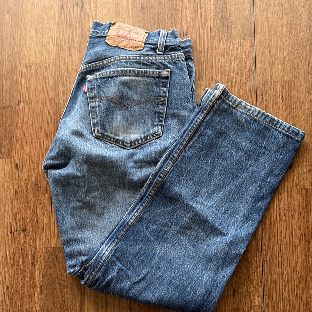 Levi’s Blue Straight-Leg Jeans with Classic Denim Texture